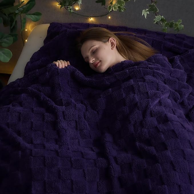 NEWCOSPLAY 3D Checkered Flannel King Blanket, Purple Checkered, 90"x110" | Super Soft Cute Lightweight Decorative Premium Silky Fleece Blanket for Couch Sofa Bed, Gift for Women Men, All Season Use