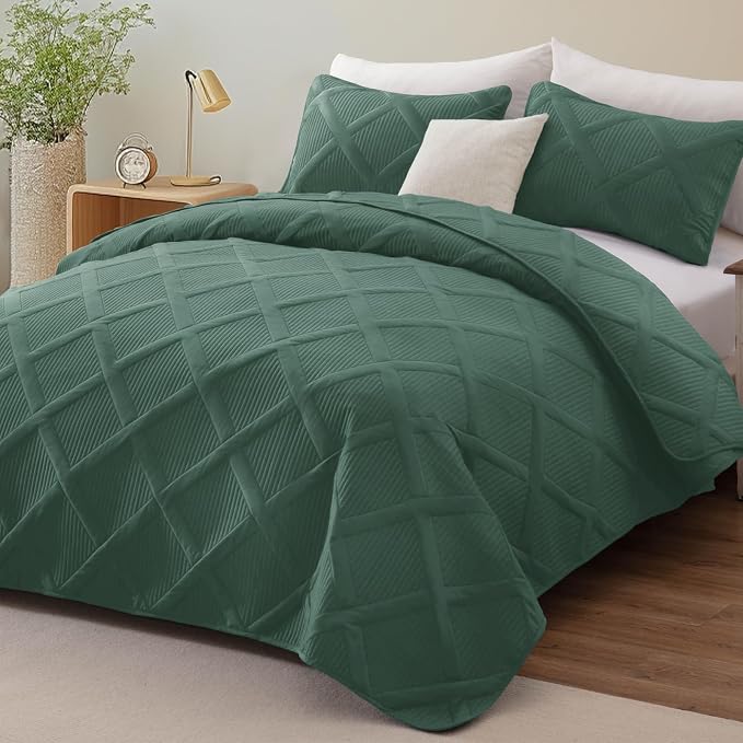 Exclusivo Mezcla Quilt King Size, Green | Soft Bedspreads with 2 Pillow Shams, Modern Striped Pattern, Lightweight Bedding Set Coverlets for All Seasons, 104x96 Inch