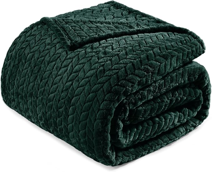 Exclusivo Mezcla Soft Fleece Bed Blanket Twin Size, 60”x80”, Forest Green | Cozy Fluffy Lightweight Blankets for Summer, Decorative Plush Flannel Throws for Living Room, Bedroom with Leaves Pattern