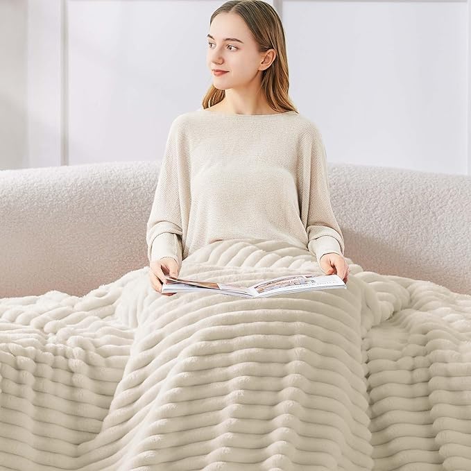 BEDELITE Ribbed Fleece Throw Blanket for Couch, Beige, 50"x70" | Ultra-Soft Plush Fleece, Warm Yet Lightweight, Ribbed Texture, Home Decor, Machine Washable, Giftable, All-Season Use