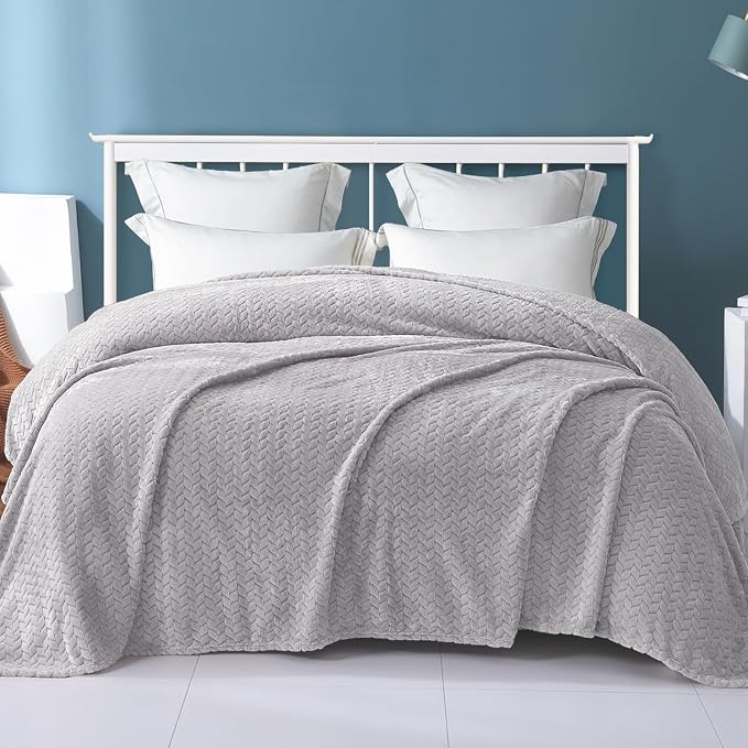 Exclusivo Mezcla Light Grey Fleece Queen Size Blanket for Bed, 90x90 Inches Soft Cozy 3D Decorative Jacquard Flannel Blankets, Lightweight Fuzzy Plush Warm Blankets for All Seasons | Cozy Fluffy Lightweight Blankets for Summer, Decorative Plush Flannel...