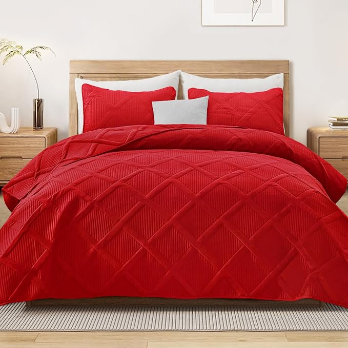 Exclusivo Mezcla Twin Size Quilt Set, Red | Soft Bedspreads with 1 Pillow Sham, Modern Striped Pattern, Lightweight Bedding Set Coverlets for All Seasons, 68x88 Inch