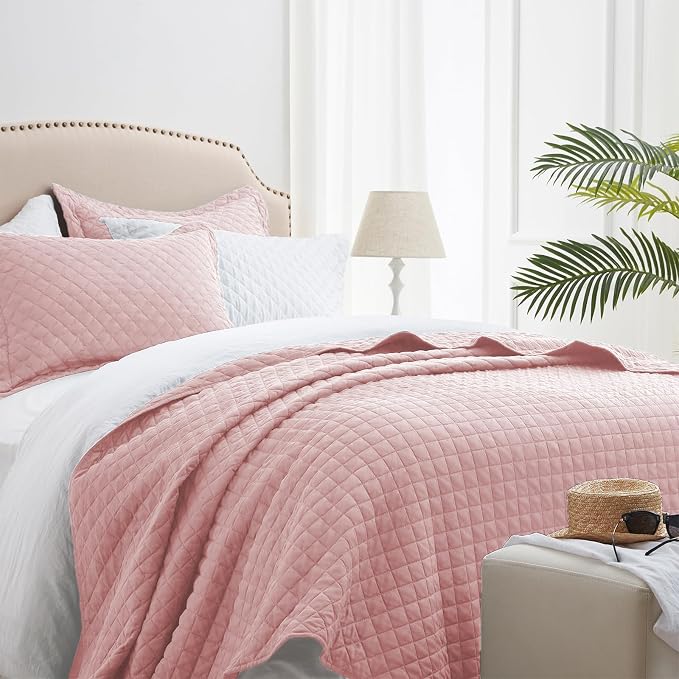 SunStyle Home King Quilt Bedding Set, Lightweight Summer Bedspreads,Pink | Soft Coverlet With 2 Pillow Shams,Morden Style Quilts for All Season,Suitable for Bed,Couch,Bedroom,Guest Room,106"X96"