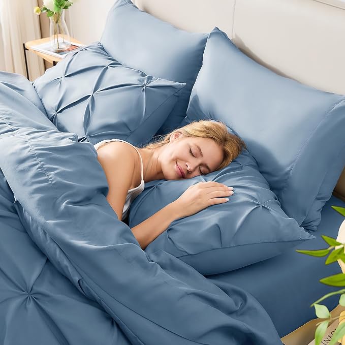 HIMEET King Size Comforter Set Grayish Blue - 7 Pieces Pintuck Bed in a Bag | OEKO-TEX Certified, 240GSM Down Alternative Comforter, 14" Deep Pocket Fitted Sheet + Flat Sheet + 2 Pillowcases + 2 Shams