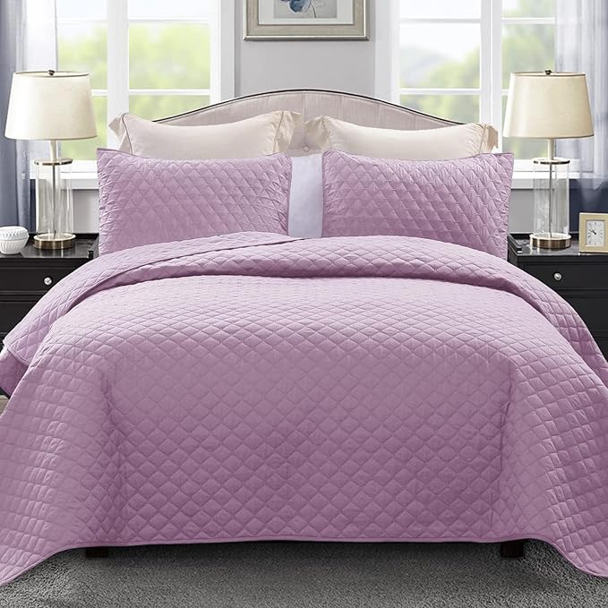 Exclusivo Mezcla Reversible California King Quilt Set, Lilac | Lightweight Bedspreads with 2 Pillow Shams, Soft Microfiber, All Season Bed Coverlets for Bedroom Guest Room, 112x104 Inch