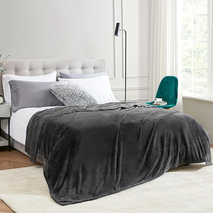 Hansleep Throw Dark Grey Fleece Blanket, Soft Flannel Bed Blanket | Fuzzy Cozy Blanket 50x60 Inches, Multi-use for Bed, Sofa, Couch, Travel, Camping, All Season Warm Lightweight Cover