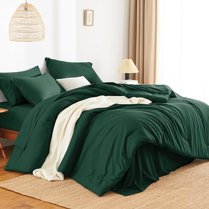 HIMEET Queen Comforter Set 7-Piece Point-Quilted Bed in a Bag Emerald Green | OEKO-TEX Certified, Lightweight 240 GSM Comforter, Flat Sheet, 14-Inch Deep-Pocket Fitted Sheet, Pillowcases & Shams