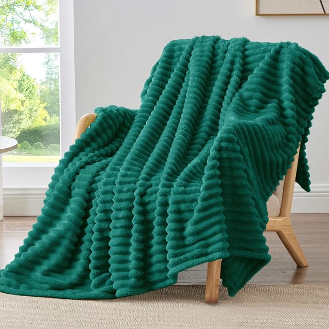 BEDELITE Ribbed Fleece Throw Blanket for Couch, Emerald Green, 50"x60" | Ultra-Soft Plush Fleece, Cozy, Warm Yet Lightweight, Ribbed Texture, Home Decor, Machine Washable, Giftable, All-Season Use