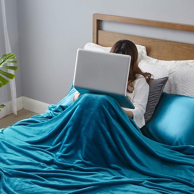 Hansleep Full Teal Fleece Blanket, Soft Flannel Bed Blanket | Fuzzy Cozy Blanket 84x90 Inches, Multi-use for Bed, Sofa, Couch, Travel, Camping, All Season Warm Lightweight Cover