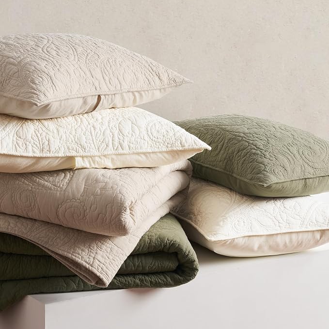 EVERGRACEHOME 100% Cotton Paisley Quilt Set, Oversized King, Olive Green | Prewashed for Softness, Year-Round Breathability, Gift-Ready Box, Matelasse-style Quilted Coverlet, 3 Piece Set with 2 Shams