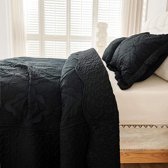 Cmfshape Floral Embroidery Quilt Set,3 Pieces Queen Quilt Bedding Set,Classic Diamond Pattern Quilts,Ultra Soft Lightweight Reversible Bedspread Coverlets for All Season(Black,90"x90")