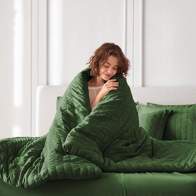 7 Pieces Oversized Queen Comforter Set, Seersucker Bed in a Bag Oversized Queen Size, All Season Luxury Bedding Set with Comforter, Flat Sheet, Fitted Sheet, Pillowcases & Shams, Dark Green