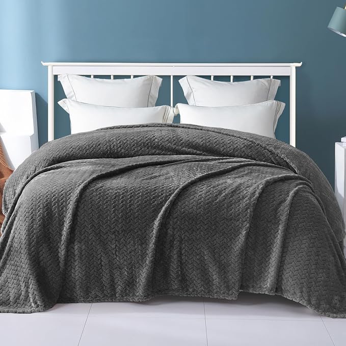 Exclusivo Mezcla Soft Fleece Bed Blanket Queen Size, 90”x66”, Dark Grey | Cozy Fluffy Lightweight Blankets for Summer, Decorative Plush Flannel Throws for Living Room, Bedroom with Leaves Pattern