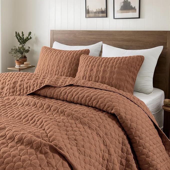 WDCOZY Burnt Orange Quilt King Size Bedding Sets with 2 Pillow Shams, Red Lightweight Soft Bedspread Coverlet, Quilted Blanket Thin Comforter Bed Cover for All Season, 3 Pieces, 104x90 inches