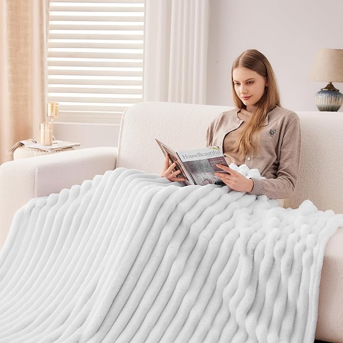 NEWCOSPLAY Fleece Ribbed Cozy King Blanket for Couch, White, 90"x110" | Premium Silky Flannel Blanket, Soft Lightweight Fluffy Throw Blanket for Bed Sofa Decor, Gift for All Season Use