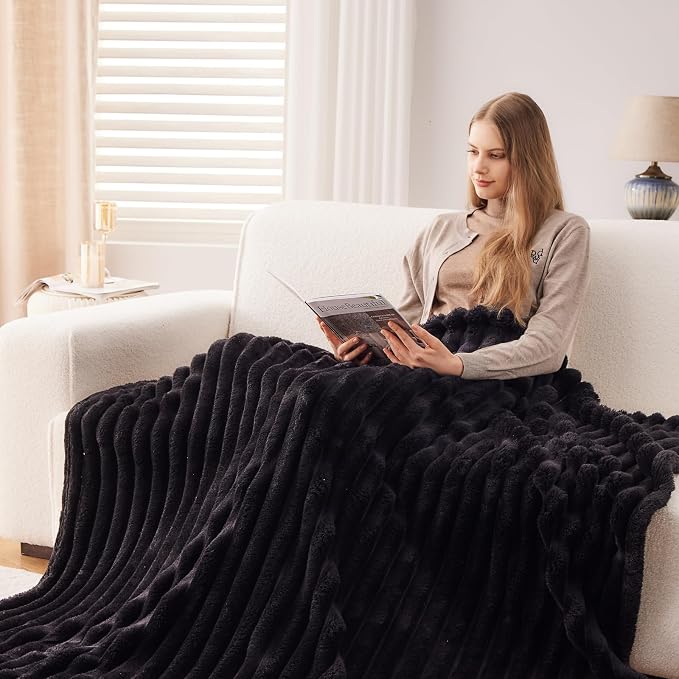 NEWCOSPLAY Fleece Ribbed Cozy Twin Blanket for Couch, Black, 60"x80" | Premium Silky Flannel Blanket, Soft Lightweight Fluffy Throw Blanket for Bed Sofa Decor, Gift for All Season Use