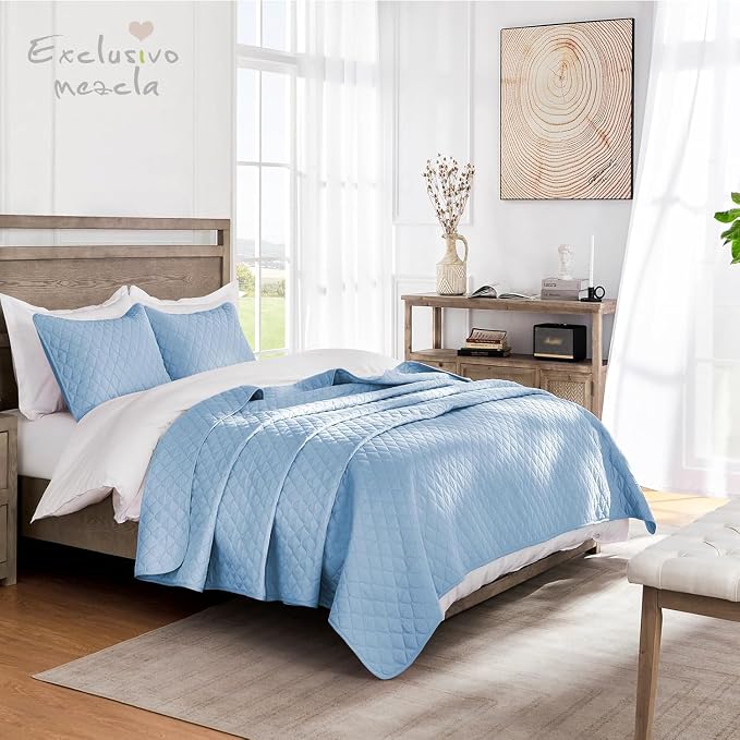 Exclusivo Mezcla Reversible California King Quilt Set, Sky Blue | Lightweight Bedspreads with 2 Pillow Shams, Soft Microfiber, All Season Bed Coverlets for Bedroom Guest Room, 112x104 Inch