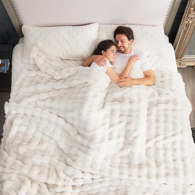 Cozy Bliss Faux Fur Throw Blanket for Bed King Size, Fuzzy Soft Plush Thick Bubble Blanket for Sofa Bedroom Living Room, 108 * 90 Inches Cream White