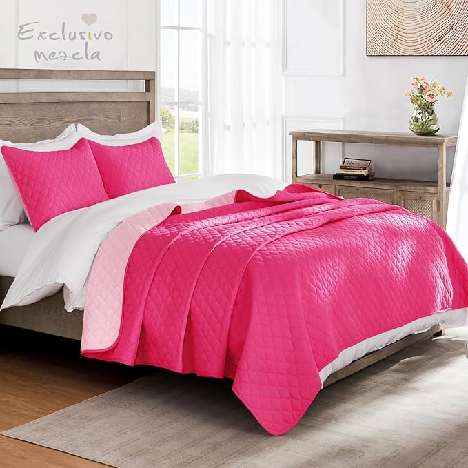 Exclusivo Mezcla Reversible California King Quilt Set, Hot Pink | Lightweight Bedspreads with 2 Pillow Shams, Soft Microfiber, All Season Bed Coverlets for Bedroom Guest Room, 112x104 Inch