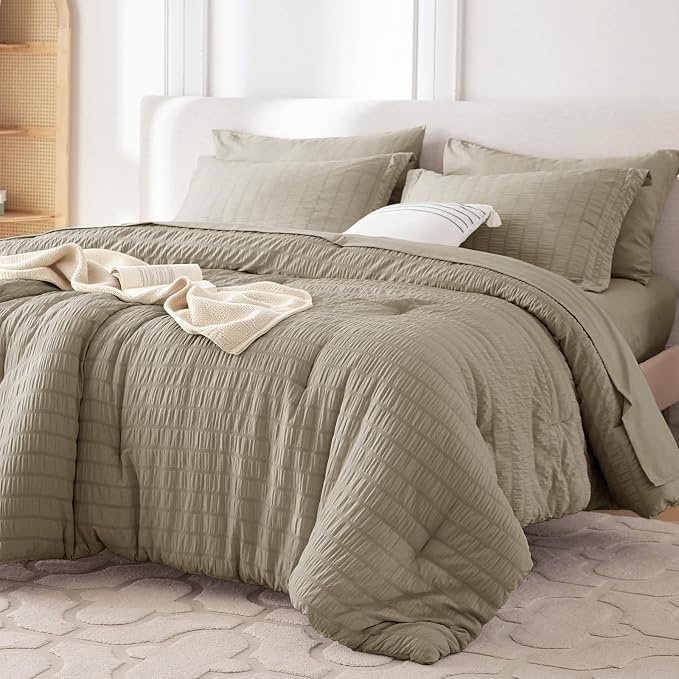 7 Pieces Oversized Queen Comforter Set, Seersucker Bed in a Bag Oversized Queen Size, All Season Luxury Bedding Set with Comforter, Flat Sheet, Fitted Sheet, Pillowcases & Shams, Linen