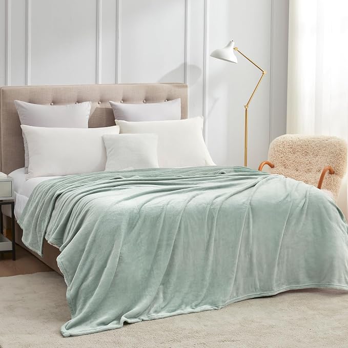 Hansleep King Grey Green Fleece Blanket, Soft Flannel Bed Blanket | Fuzzy Cozy Blanket 90x108 Inches, Multi-use for Bed, Sofa, Couch, Travel, Camping, All Season Warm Lightweight Cover