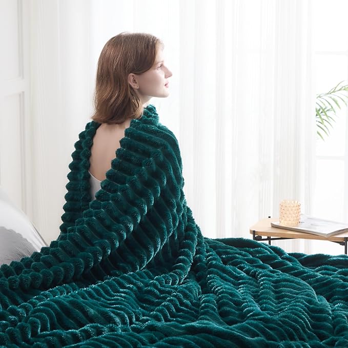 NEWCOSPLAY Fleece Ribbed Cozy King Blanket for Couch, Dark Teal, 90"x110" | Premium Silky Flannel Blanket, Soft Lightweight Fluffy Throw Blanket for Bed Sofa Decor, Gift for All Season Use