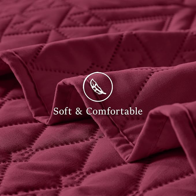 akkialla King/Cal King Quilt Set, Burgundy Lightweight Microfiber Bedspread Coverlet, Boho Geometric Pattern, Soft All-Season Bedding, 3-Piece (1 Quilt, 2 Pillow Shams)