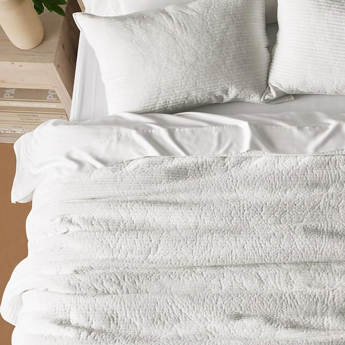 EverGrace Striped Channel Velvet Quilt Set, Queen Size, Bright White | Luxurious Soft Lightweight Velvet Comforter, Oversized Bedspread Coverlet, Quilted Bedding Set for All Season, with 2 Shams