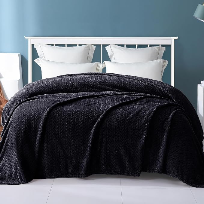 Exclusivo Mezcla Soft Fleece Bed Blanket Twin Size, 60”x80”, Black | Cozy Fluffy Lightweight Blankets for Summer, Decorative Plush Flannel Throws for Living Room, Bedroom with Leaves Pattern