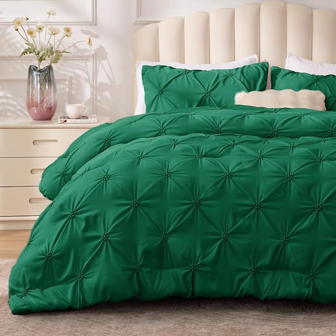 BEDELITE Twin Comforter Set Forest Green,Lightweight & Soft Comforter | Pintuck Boho Bedding, Warm & Cute Bed Set for All Season,With 1 Pillowcase