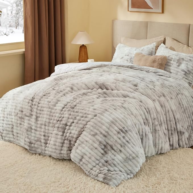 BEDELITE Fleece Queen Comforter Set, Fluffy Bed Set, Grey&White | Super Soft & Warm Bedding, Luxury Fuzzy Faux Fur Comforter for Winter, Heavy Plush Bedding, with 2 Pillowcases