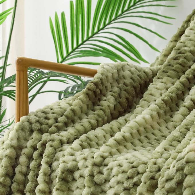 Exclusivo Mezcla 3D Fleece Twin Size Blanket for Bed, Tie-dye Olive | Extra Soft Fuzzy Plush Lightweight Bed Blankets, Cozy Fluffy Decorative Blankets for All Seasons, 60x80 Inches