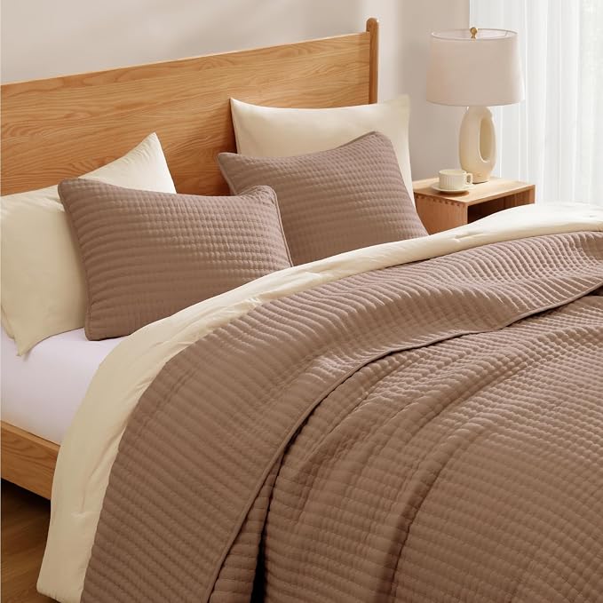 Oversized King Quilt-Brown Lightweight Bedspreads Quilt Bedding Set | Soft Coverlet with 2 Shams for All Seasons, Suitable for Bed, Couch, 102"x110"