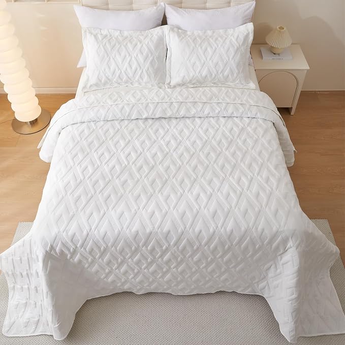 Cmfshape Diamond Embroidery Quilt Set,3 Pieces Queen Quilt Bedding Set,Lightweight Soft Quilt Set for All Seasons,Soft Bedspread Reversible Coverlet(Ivory,92"x96")