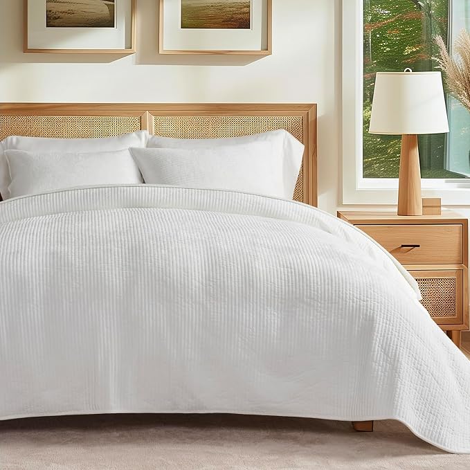 EverGrace Striped Channel Velvet Quilt Set, Queen Size, Bright White | Luxurious Soft Lightweight Velvet Comforter, Oversized Bedspread Coverlet, Quilted Bedding Set for All Season, with 2 Shams