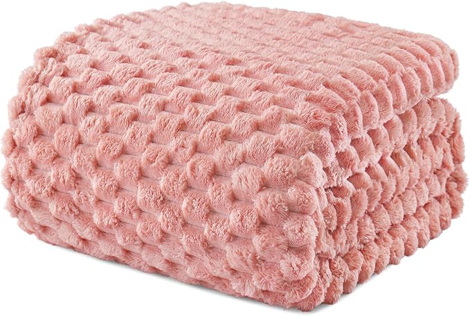 Exclusivo Mezcla 3D Fleece King Size Blanket for Bed, Dusty Pink | Extra Soft Fuzzy Plush Lightweight Bed Blankets, Cozy Fluffy Decorative Blankets for All Seasons, 90x104 Inches