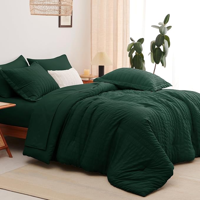 Twin Comforter Set, 5 Pieces Emerald Green Seersucker Bed in a Bag | OEKO-TEX Certified, All Season Bedding Sets with 240 GSM Down Alternative Comforter, Flat & Fitted Sheets, Pillowcase & Sham