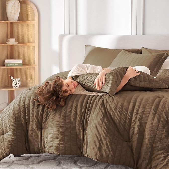 7 Pieces Oversized Queen Comforter Set, Seersucker Bed in a Bag Oversized Queen Size, All Season Luxury Bedding Set with Comforter, Flat Sheet, Fitted Sheet, Pillowcases & Shams, Brown