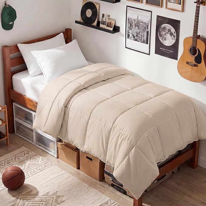 EASELAND Twin/Twin XL Down Alternative Comforter, Beige, 64x88 Inches | Quilted Duvet Insert for College Dorm, Soft Lightweight Bedding with Corner Tabs, Breathable Machine Washable Dorm Essentials