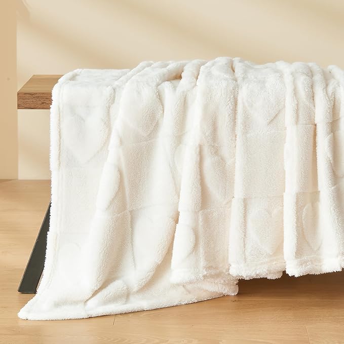 NEWCOSPLAY 3D Heart Checkered Flannel Throw Blanket, Ivory Love, 50"x70" | Super Soft Cute Lightweight Decorative Premium Silky Fleece Blanket for Couch Sofa Bed, Gift for Women Men, All Season Use