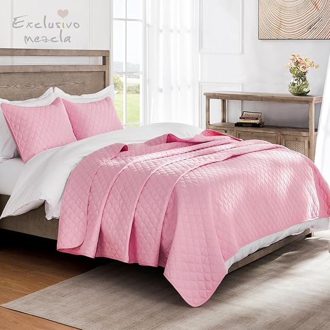 Exclusivo Mezcla Reversible California King Quilt Set, Bright Pink | Lightweight Bedspreads with 2 Pillow Shams, Soft Microfiber, All Season Bed Coverlets for Bedroom Guest Room, 112x104 Inch