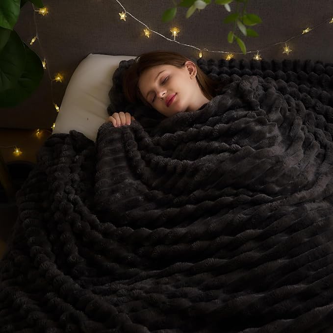 NEWCOSPLAY Fleece Ribbed Cozy Queen Blanket for Couch, Grey, 90"x90" | Premium Silky Flannel Blanket, Soft Lightweight Fluffy Throw Blanket for Bed Sofa Decor, Gift for All Season Use