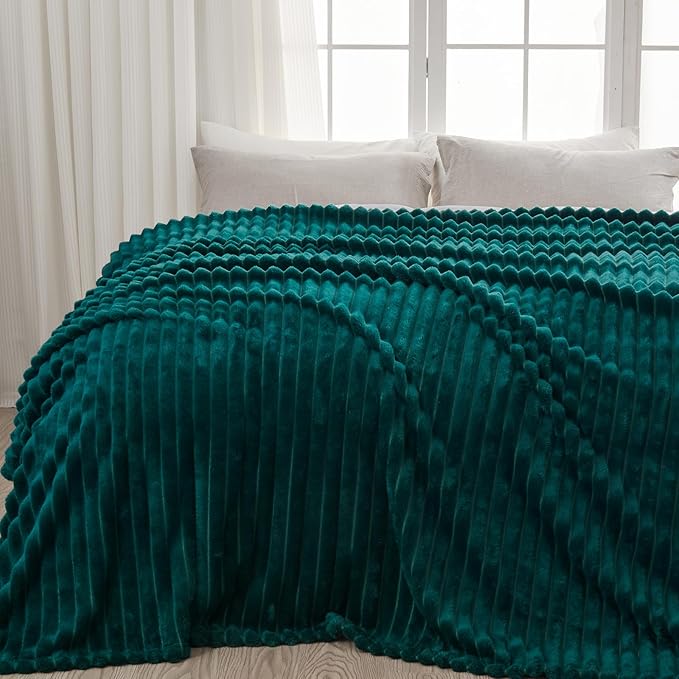 NEWCOSPLAY Fleece Ribbed Cozy King Blanket for Couch, Dark Teal, 90"x110" | Premium Silky Flannel Blanket, Soft Lightweight Fluffy Throw Blanket for Bed Sofa Decor, Gift for All Season Use