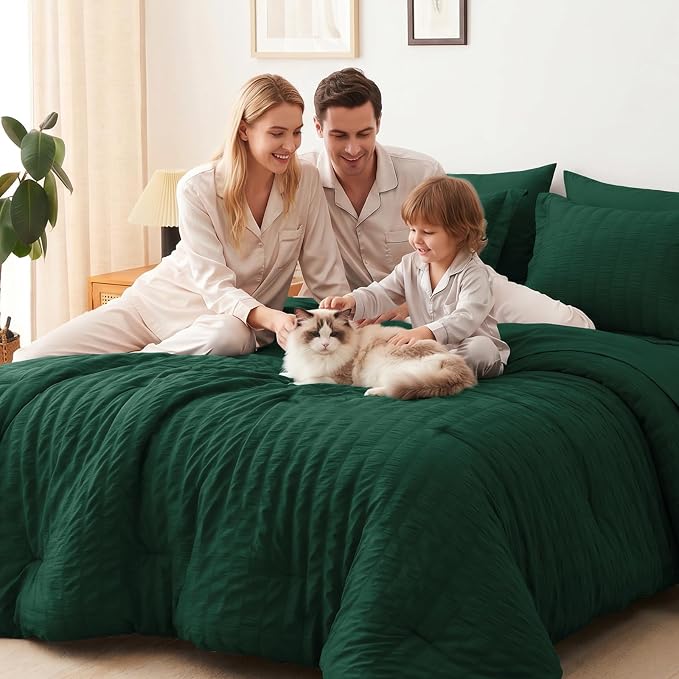 Oversized Queen Seersucker Comforter Set, Emerald Green, 98 x 98 in | OEKO-TEX Certified, 7 Pieces Bed in a Bag with 240 GSM Down Alternative Comforter, Flat & Fitted Sheets, Pillowcases & Shams