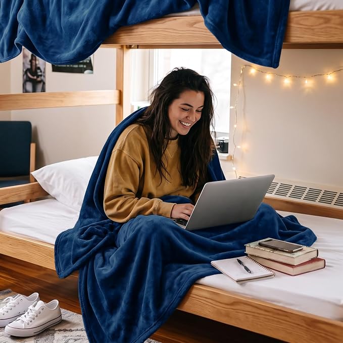 Utopia Bedding Ultra Soft Fleece Bed Blanket Twin XL Size Navy (90x76 Inch) | College Dorm Room Essentials for Girls and Guys, Microfiber Plush Warm Lightweight Breathable Cozy Blanket Anti-Static