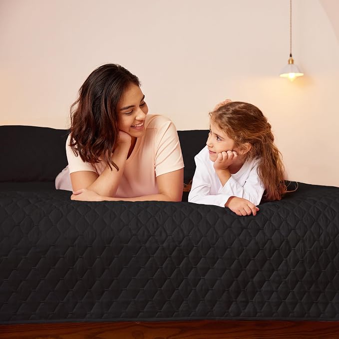 Exclusivo Mezcla Reversible California King Quilt Set, Black | Lightweight Bedspreads with 2 Pillow Shams, Soft Microfiber, All Season Bed Coverlets for Bedroom Guest Room, 112x104 Inch