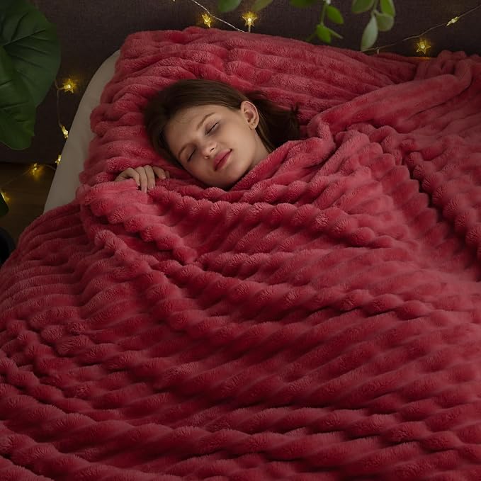 NEWCOSPLAY Fleece Ribbed Cozy King Blanket for Couch, Coral Pink, 90"x110" | Premium Silky Flannel Blanket, Soft Lightweight Fluffy Throw Blanket for Bed Sofa Decor, Gift for All Season Use