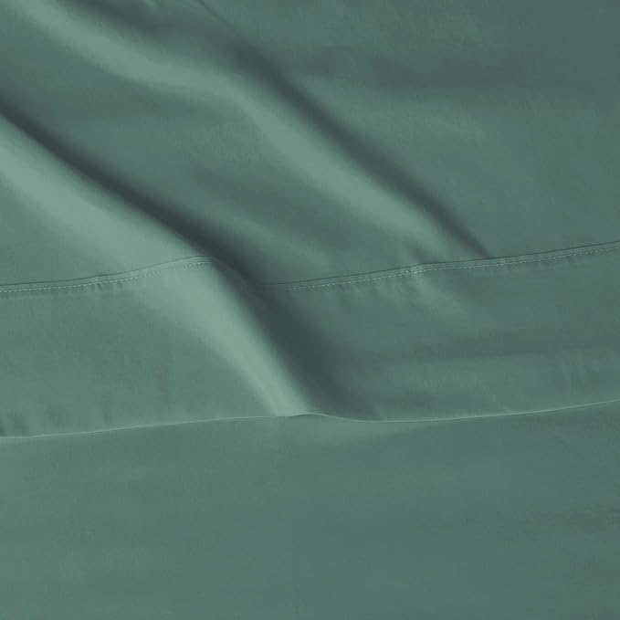 Amazon Basics Lightweight Super Soft, Breathable Brushed Microfiber 4-Piece Bed Sheet Set, Wrinkle Resistant with 14-Inch Deep Pockets, Queen, Emerald Green, Solid