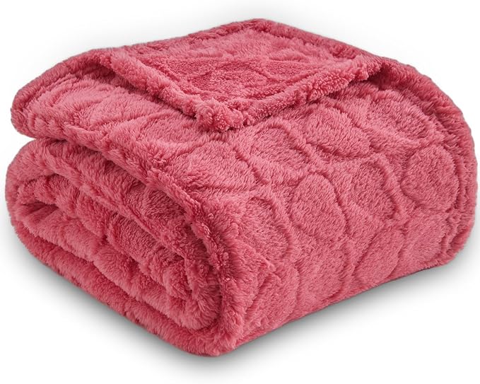 NEWCOSPLAY 3D Heart Checkered Flannel King Blanket, Coral Pink, 90"x110" | Super Soft Cute Lightweight Decorative Premium Silky Fleece Blanket for Couch Sofa Bed, Gift for Women Men, All Season Use