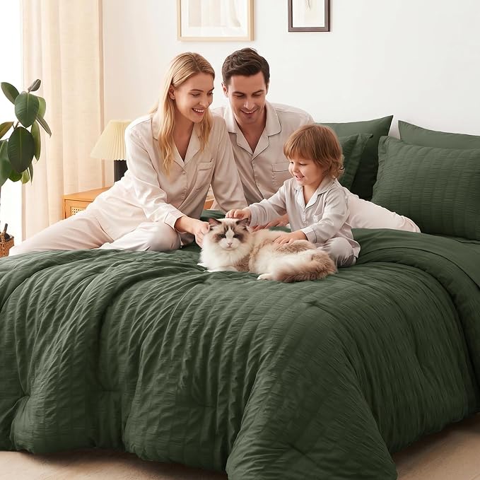Full Size Comforter Set 7 Pieces Dark Green Seersucker Bed in a Bag | OEKO-TEX Certified, All Season Bedding Set with 240 GSM Down Alternative Comforter, Flat & Fitted Sheets, Pillowcases & Shams